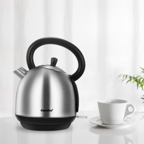 Electric kettle with water filter